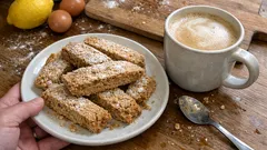全粒粉で香ばしく、浸しておいしいビスコッティ風クッキー—カフェラテに合う簡単レシピ