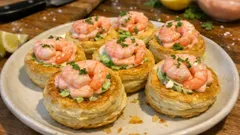 市販パイシートで簡単：エビカクテルのパイカップで華やか前菜